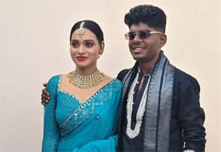 எழுத்தாளரை மணந்தார் பாடகர் வேடன்