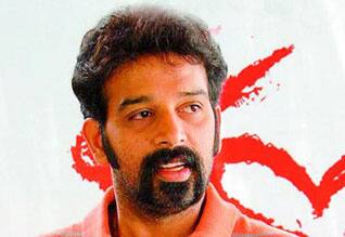 ஹீரோ, வில்லன்:  இரண்டு வேடங்களில் நடிக்கும் ஜே.டி சக்கரவர்த்தி
