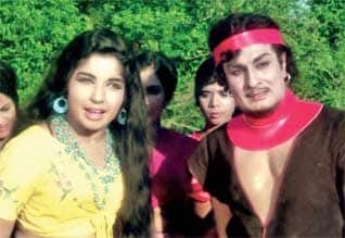 பிளாஷ்பேக்: பாலைவனத்தில், பணத்தை வாரி இறைத்து, படப்பிடிப்பு நடத்திய எம் ஜி ஆரின் வெற்றிச் சித்திரம்