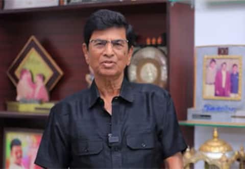 கடைசி நாளில் மகனுக்காக ஓட்டுக்கேட்ட எஸ்.ஏ.சந்திரசேகர்