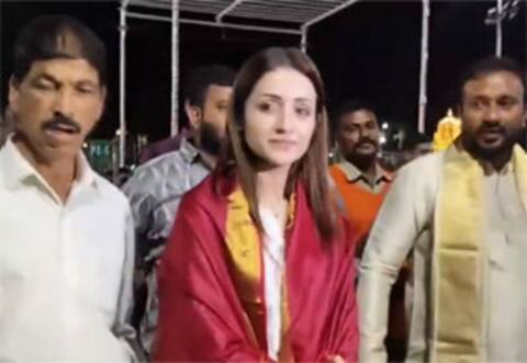 பிறந்தநாளை முன்னிட்டு திருப்பதியில் தரிசனம் செய்த த்ரிஷா