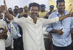 வரலாற்றுச் சிறப்புமிக்க தருணம் : திரையுலகினரின் தொடர் வாழ்த்து மழையில் விஜய்
