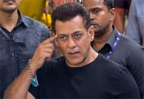 உங்களுக்கு பைத்தியம் பிடித்துள்ளதா ? மருத்துவமனையில் டென்ஷனான சல்மான் கான்