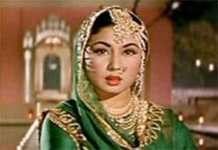 2000 கடிதங்கள் மற்றும் டைரிகளின் அடிப்படையில் உருவாகும் மீனா குமாரியின் பயோபிக்
