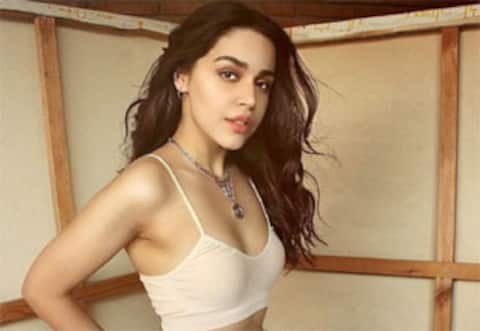 ராக்கா படத்தில் இணைந்த பாலிவுட் நடிகை நைலா கிரேவால்