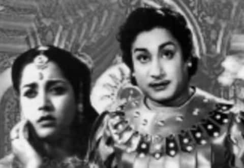 பிளாஷ்பேக் : 14 தோற்றத்தில் நடித்த சிவாஜி