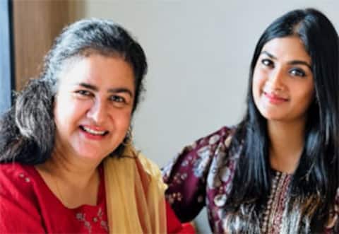 கன்னடத்தில் மகளை அறிமுகப்படுத்தும் ஊர்வசி: 8 வருடங்களுக்குப் பிறகு தானும் ரீ என்ட்ரி