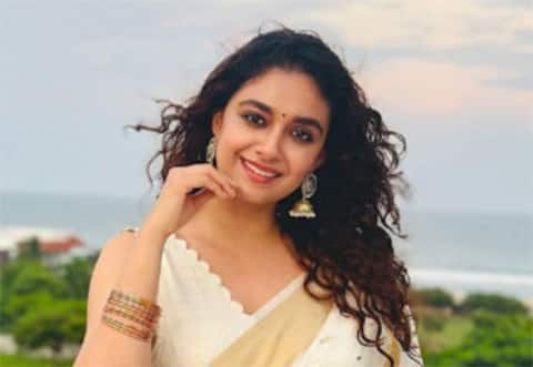 ஒரே நாளில் 20 மணி நேரம் உழைக்கும் கீர்த்தி சுரேஷ்!