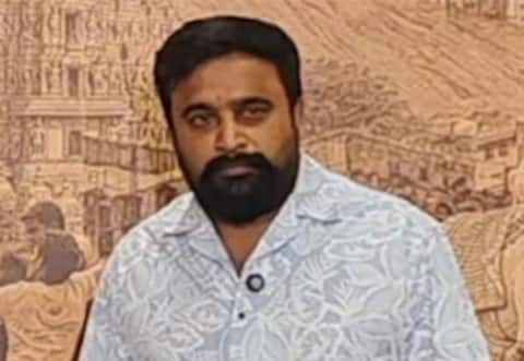 ஜல்லிக்கட்டு, மாடுபிடி வீரர்களை தவறாக சித்தரிக்க அனுமதிக்க மாட்டேன் : சசிகுமார்