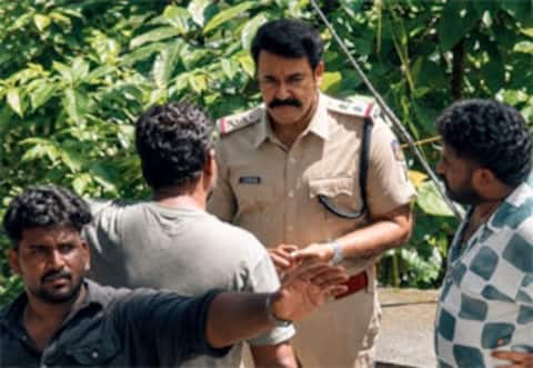 தடை விலகியது : பம்பையில் துவங்கிய மோகன்லாலின் அதிமனோகரம் படப்பிடிப்பு