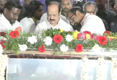 சவுகார் ஜானகி உடலுக்கு தமிழக அமைச்சர்கள், திரையுலகினர் அஞ்சலி