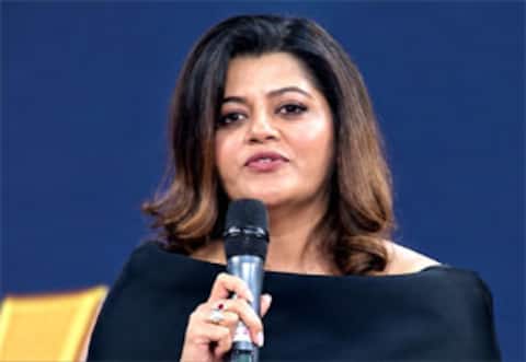 ஆங்கிலத்தில் பேசினால் திமிர் என்று அர்த்தமா ? பிரித்விராஜ் மனைவி காட்டம்
