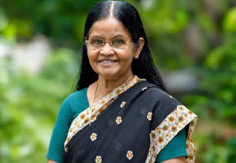 பழம்பெரும் மலையாள குணசித்ர நடிகை சாவித்ரி ஸ்ரீதரன் காலமானார்