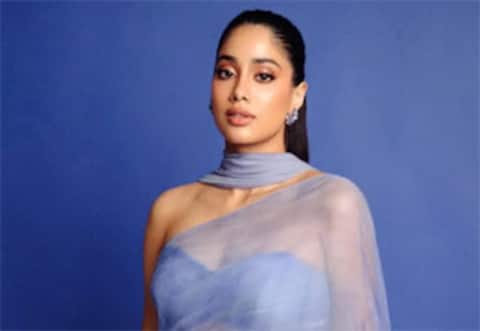 பெத்திக்கு பின் ரூட்டை மாற்றிய ஜான்வி கபூர்