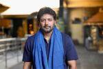 சபரிமலை ஐயப்பனுக்கு மாலை போட்டு விரதம் ஆரம்பித்த ரவி மோகன்!