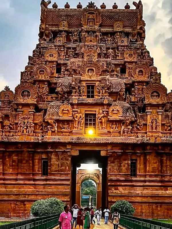 சரத்குமார், பார்த்திபன் : பழுவேட்டரையர்கள் தோற்றம் வெளியீடு