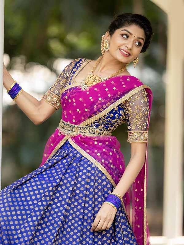 அதிதியின் அழகிய நவராத்திரி கலெக்ஷன்ஸ்.. வேற லெவல்...!