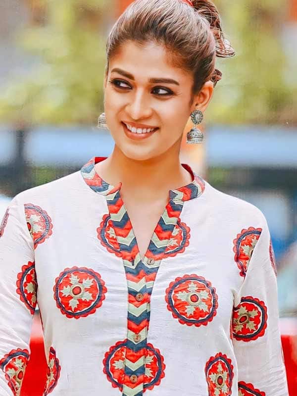 இரட்டை ஆண் குழந்தை பிறந்த மகிழ்ச்சியில் நயன்தாரா - விக்னேஷ் சிவன்