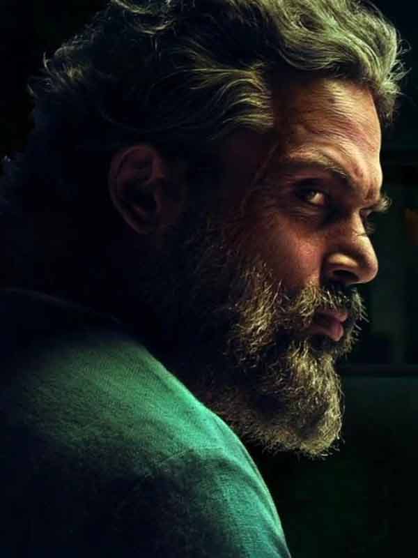 மூன்று இரண்டாம் பாகப் படங்களில் கார்த்தி !