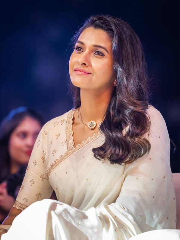 பிரியா பவானிசங்கரின் லேட்டஸ்ட் போட்டோஸ்...!