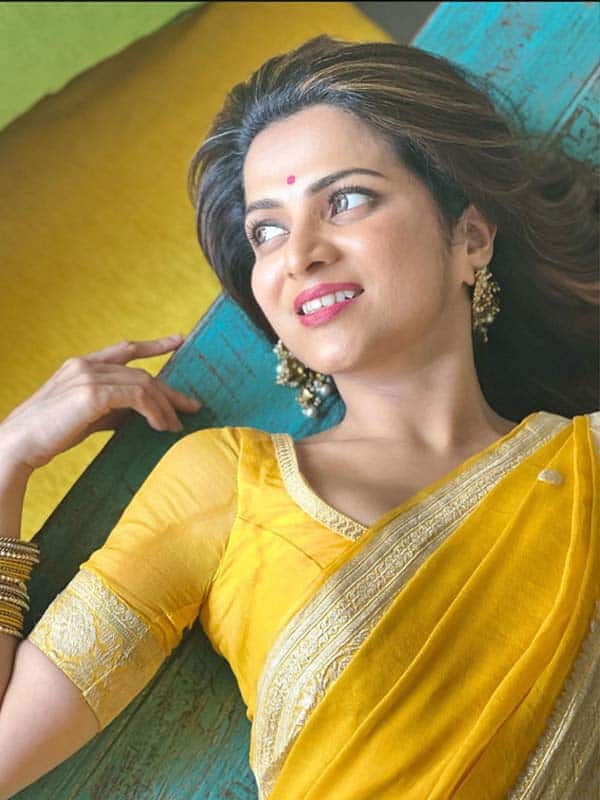 பாரம்பரியமான பட்டுப்புடவைன்னா டிடிக்கு பிடிக்குமாம்