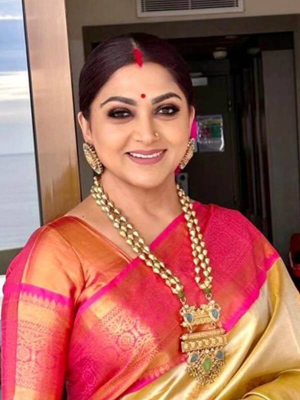 பளபளப்பான சருமத்துக்கு... குஷ்பூ சொல்லும் டிப்ஸ் !