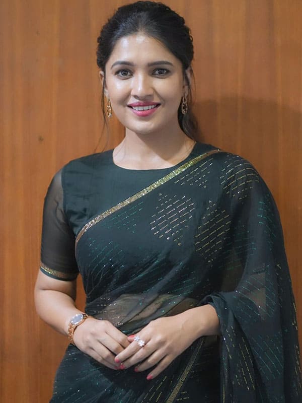 பிரபல நடிகைகளின் ரீசன்ட் லுக்