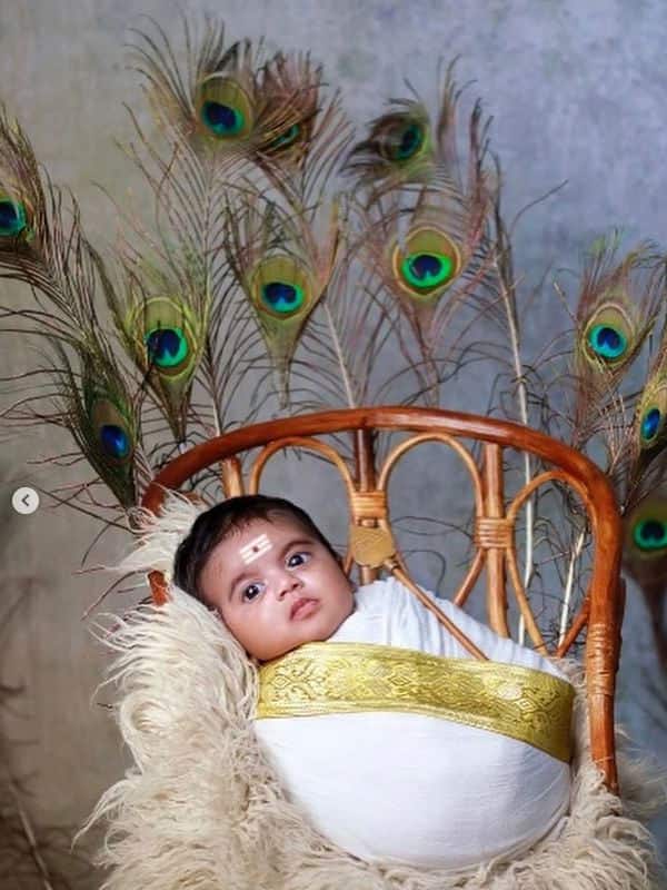ஏஞ்சல் வந்தாளே... மகளின் க்யூட் புகைப்படங்களை வெளியிட்ட காயத்ரி யுவராஜ்
