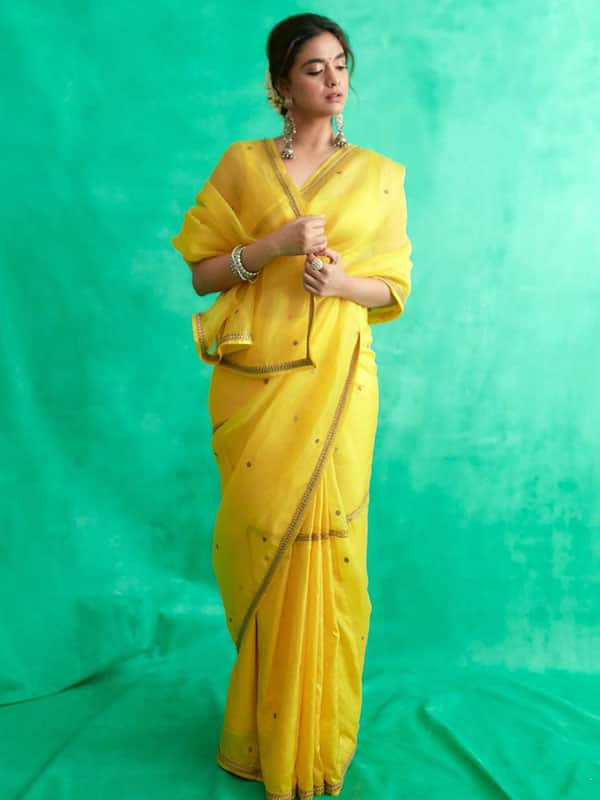 மஞ்சக்காட்டு மைனா... கலர்ஃபுல் லுக்கில் அசத்தும் கீர்த்தி சுரேஷ்