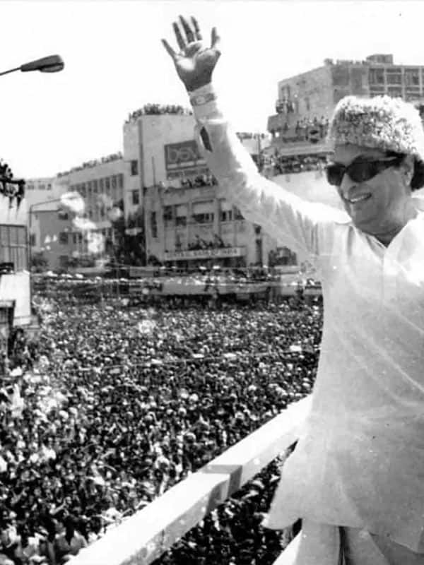எம்ஜிஆர் முதல் விஜய் வரை - கட்சி தொடங்கிய ஹீரோஸ் லிஸ்ட்!