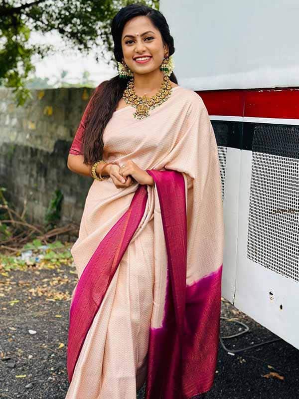 மதுமிதாவின் சிம்பிள், க்யூட் ஹேர்ஸ்டைல்ஸ் இதோ... !
