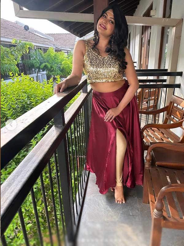மாடர்ன் லுக்கில் ரட்சிதா மகாலட்சுமியின் லேட்டஸ்ட் கிளிக்ஸ்!
