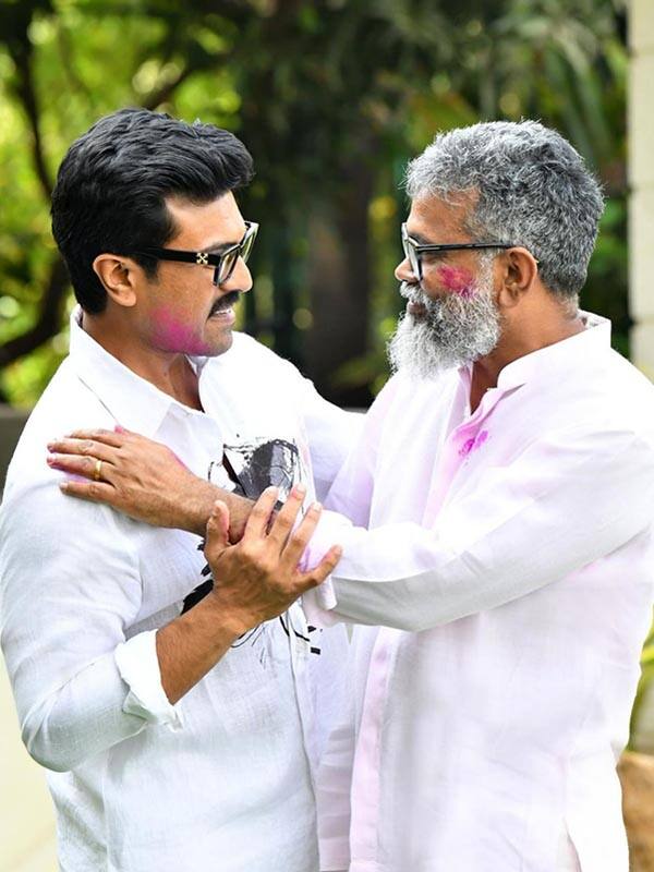 பிரபலங்களின் ஹோலி பண்டிகை க்ளிக்ஸ்