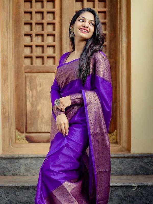 தமிழ் பொண்ணு மாதிரி நான் இருக்கேனா? இவானா ரீசன்ட் க்ளிக்ஸ்