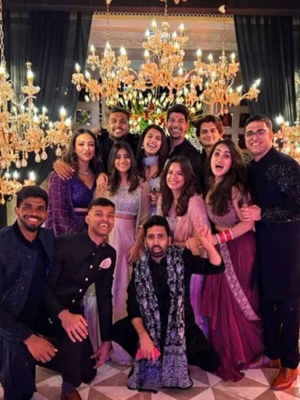 நீண்ட கால காதலரை கரம் பிடித்த டாப்சி பன்னு...