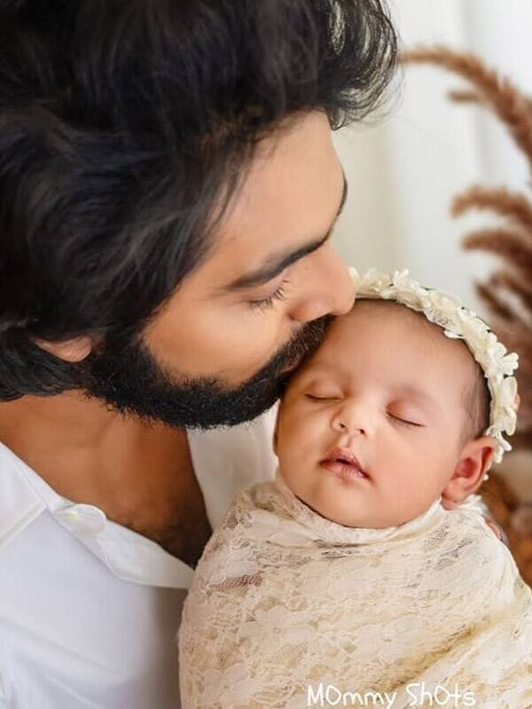 11 ஆண்டு திருமண வாழ்விலிருந்து பிரிகிறோம்- ஜி.வி.பிரகாஷ், சைந்தவி அறிவிப்பு
