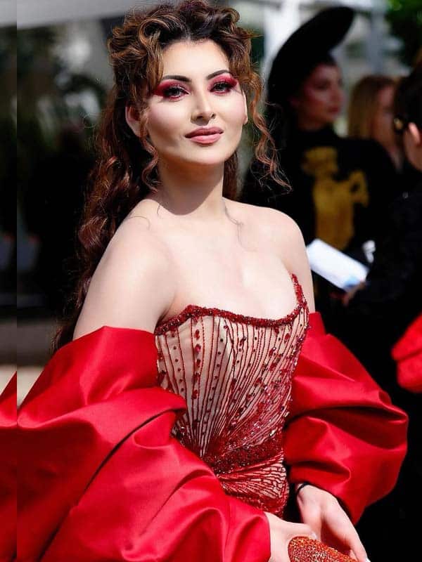 கேன்ஸ் 2024: ஊர்வசி ரவுடேலாவின் அசத்தல் லுக்ஸ்