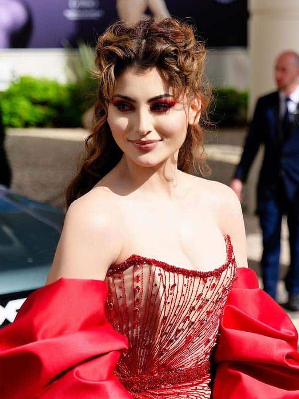 கேன்ஸ் 2024: ஊர்வசி ரவுடேலாவின் அசத்தல் லுக்ஸ்