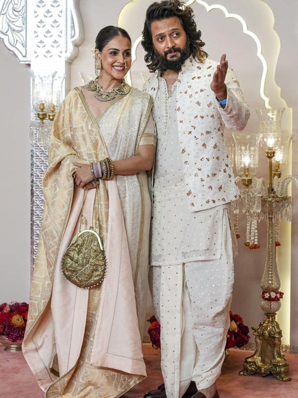 முகேஷ் அம்பானி இல்ல திருமணத்தில் அணிவகுத்த பாலிவுட் நட்சத்திரங்கள்