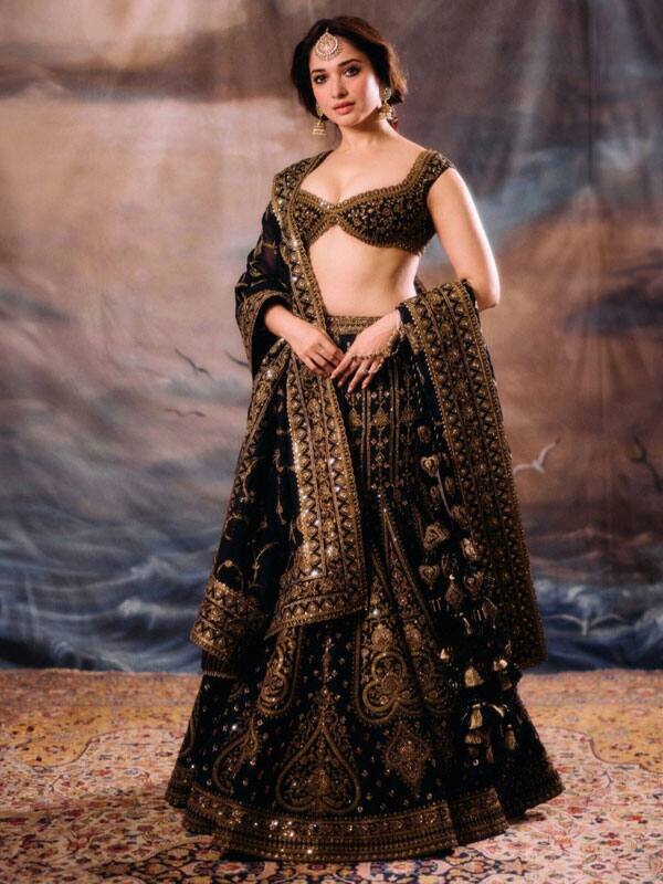 விழி மூடி யோசித்தால் தமன்னா தான்...!