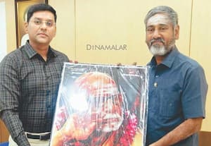 மதுரை மாவட்ட புதிய கலெக்டராக பொறுப்பேற்ற கே.ஜே.பிரவீன்குமாருக்கு அட்சய பாத்திரம் டிரஸ்ட் மற்றும் அனுஷத்தின் அனுக்கிரகம் நிறுவனர் நெல்லைபாலு, காஞ்சி மகா பெரியவா படத்தை அளித்து வாழ்த்தினார். 