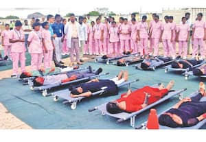  மதுரை விமான நிலையத்தில் பாதுகாப்பு ஒத்திகை நிகழ்ச்சி நடந்தது