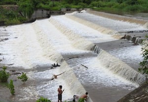 தொடர் கன மழை காரணமாக, நொய்யல் ஆற்றில் மீண்டும் வெள்ளப்பெருக்கு ஏற்பட்டுள்ளது.