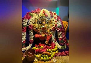 தணிகாசலம்மன் கோவிலில் உள்ள சொர்ண வாராஹி அம்மனுக்கு நவராத்திரி விழா மற்றும் சிறப்பு பூஜை நடந்தது. 