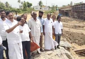  புதுப்பாளையம் கிராமத்தில் உள்ள ஆரணி ஆற்றில் கட்டப்பட்டு வரும் மேம்பால ...