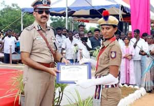  காவலர் பயிற்சி பள்ளியில் நடந்த விழாவில்அனைத்து பயிற்சிகளிலும்  மாநில ...