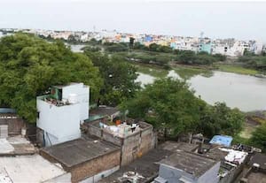  திருவள்ளூர் மாவட்டம் காக்களூர் ஏரியை ஆக்கிரமித்து கட்டப்பட்டுள்ள, வீடு, ...