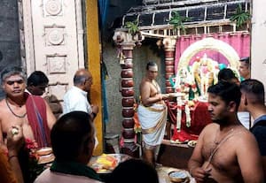  திருத்தணி முருகன் மலைக்கோவிலில், மூலவருக்கு நடந்த பஞ்சாமிர்த அபிஷேக ...