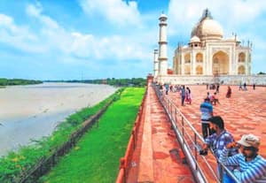 பார்க்க வந்தது வேறு, பார்ப்பது வேறு… உ.பி., ஆக்ராவில் உள்ள உலகப்புகழ் பெற்ற ...