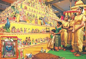  வடபழனி முருகன் கோவிலில் வைக்கப்பட்டுள்ள சக்தி கொலுவின் முதல் நாளில் ...